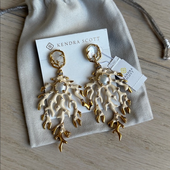 Kendra Scott Shea Vintage Gold Statement Earrings in Ivory Mix NWT - Picture 4 of 8